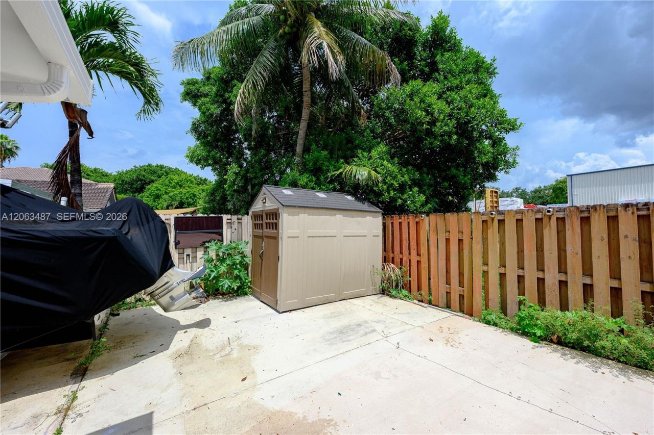 14835 SW 138th Ter, Miami, FL 33196 Photo