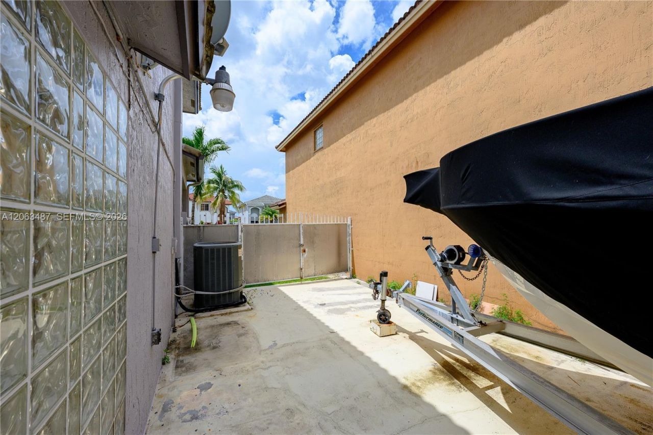 14835 SW 138th Ter, Miami, FL 33196 Photo