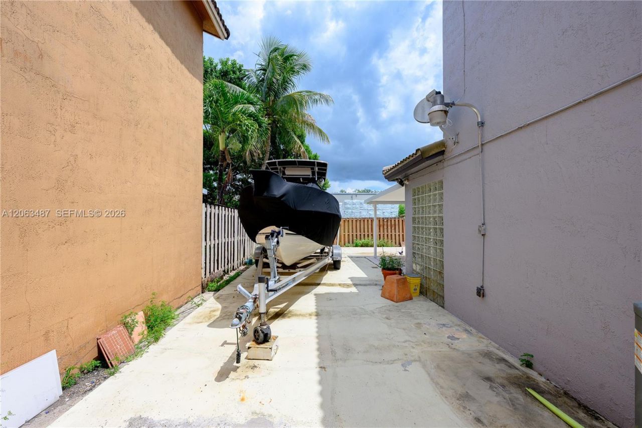 14835 SW 138th Ter, Miami, FL 33196 Photo