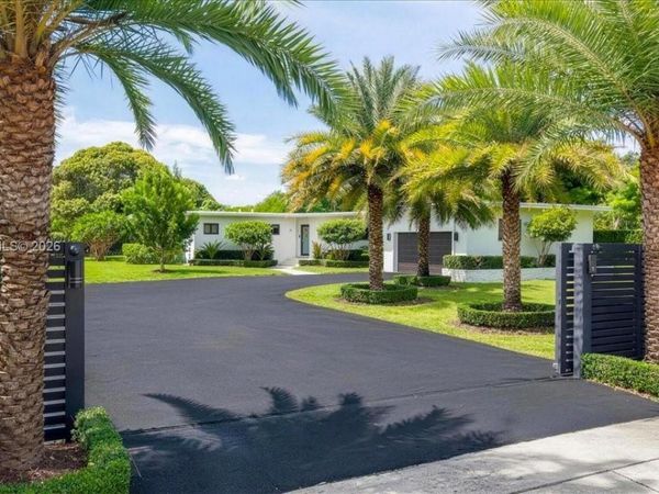 7240 Sunset Dr, Miami, FL 33143