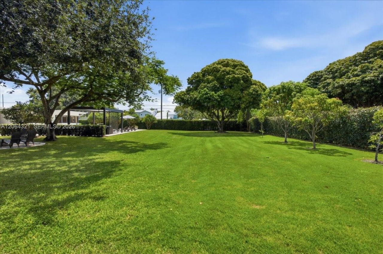 7240 Sunset Dr, Miami, FL 33143 Photo