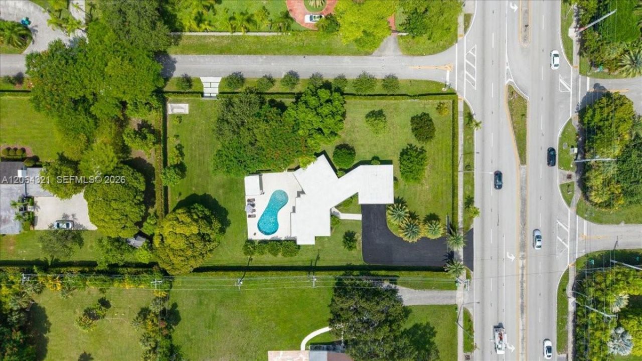 7240 Sunset Dr, Miami, FL 33143 Photo