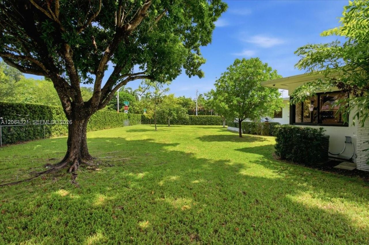 7240 Sunset Dr, Miami, FL 33143 Photo