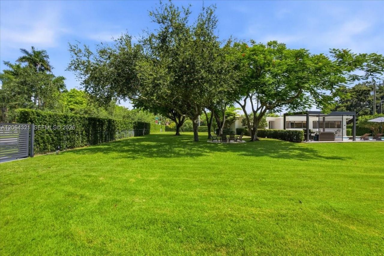 7240 Sunset Dr, Miami, FL 33143 Photo