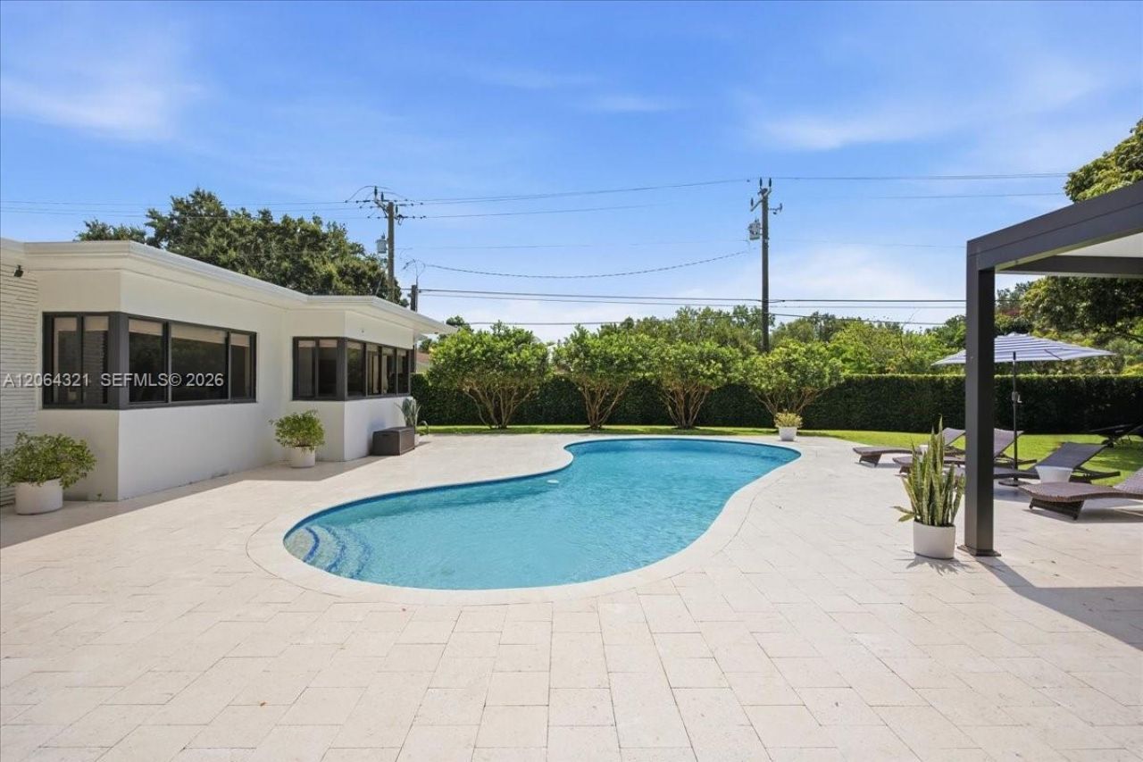 7240 Sunset Dr, Miami, FL 33143 Photo