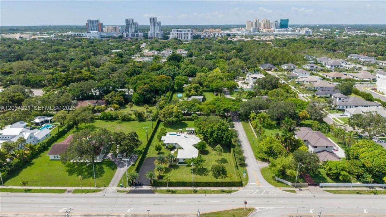 7240 Sunset Dr, Miami, FL 33143 Photo
