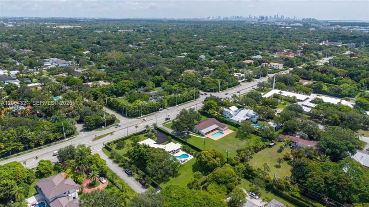 7240 Sunset Dr, Miami, FL 33143 Photo