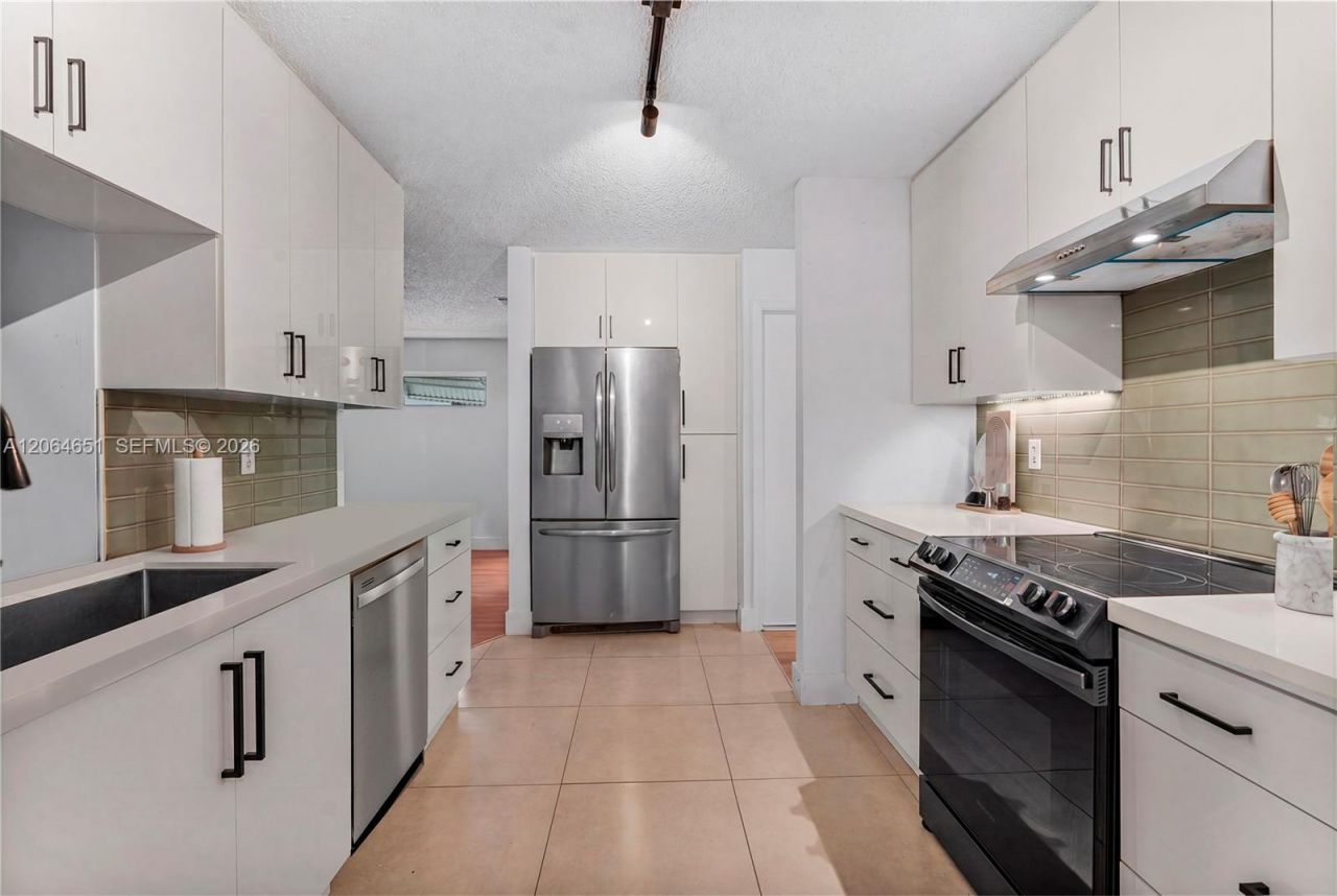 8830 NW 17th St , Plantation, FL 33322 Photo