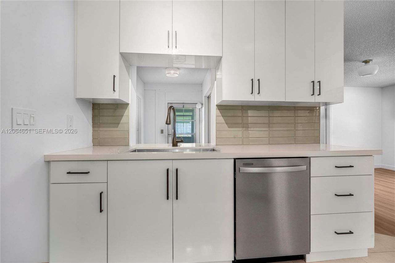 8830 NW 17th St , Plantation, FL 33322 Photo