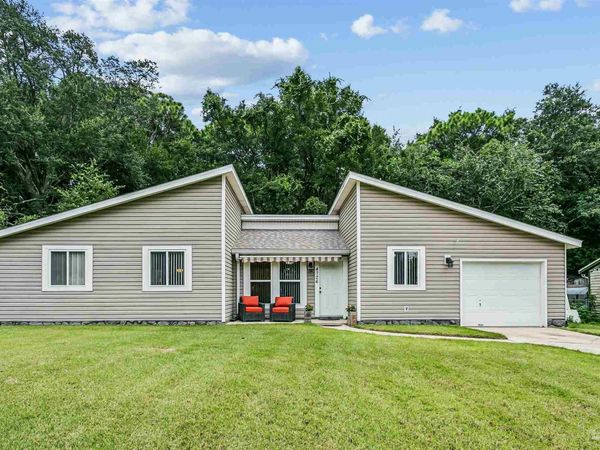 4726 Bridgedale Dr, Pensacola, FL 32505