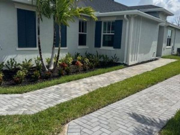 1545 SE CROSSWOOD Way, Port St. Lucie, FL 34984