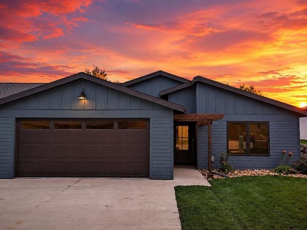 3917 Dorothy's Lane , Spirit Lake, IA 51360