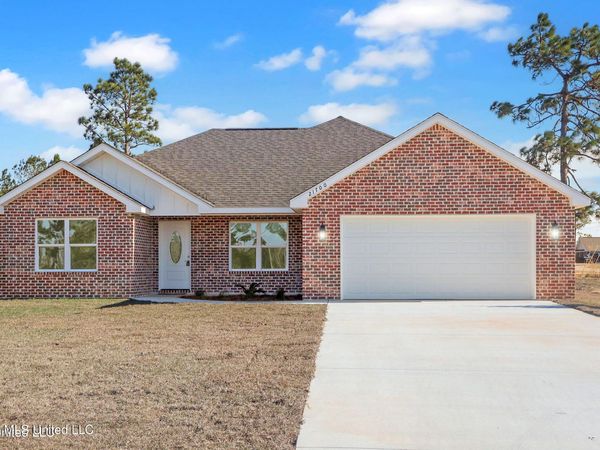 21700 E Edgewood Drive, Saucier, MS 39574