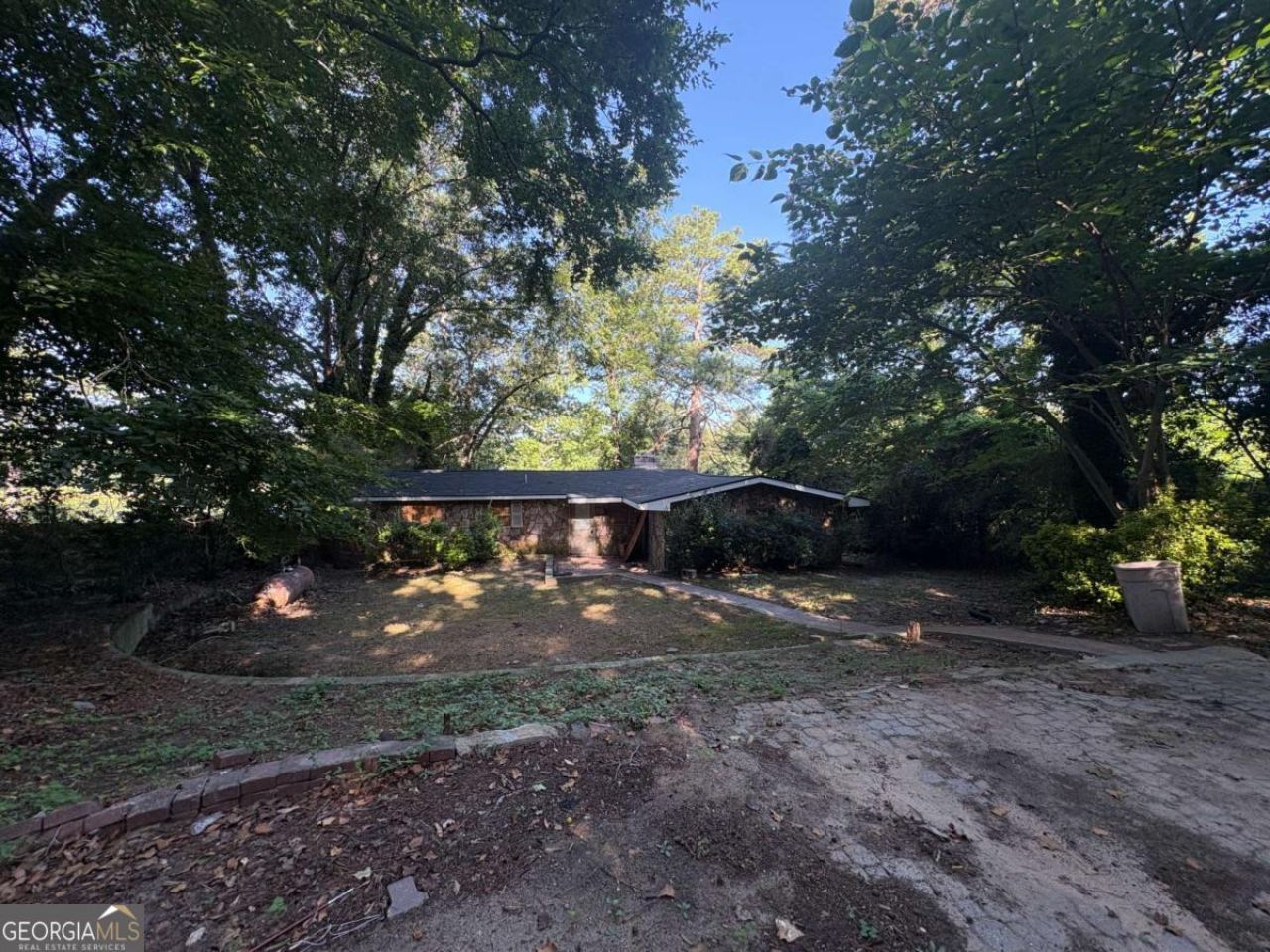 2322 E Lake Drive, Conyers, GA 30012 Main Photo