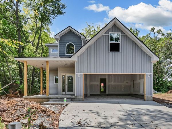 318 Switchgrass Dr, Clarksville, TN 37042