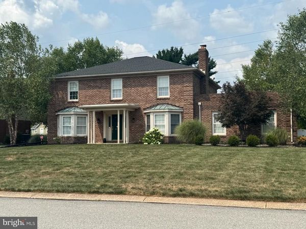 2670 OBERLIN DRIVE, YORK, PA 17404
