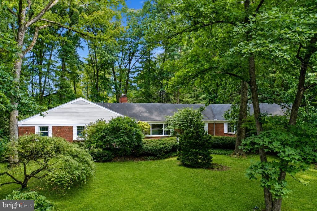 1350 GREENWOOD CIRCLE , STATE COLLEGE, PA 16803