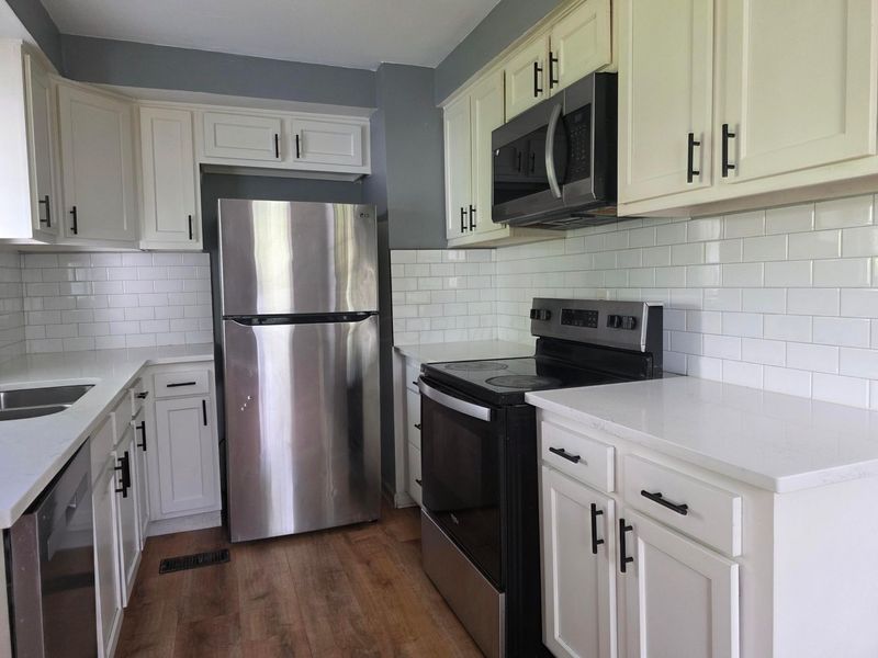 3205 Hamilton Avenue , Columbus, OH 43224 Photo 16