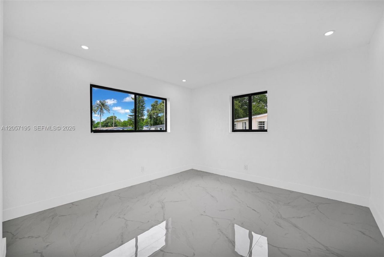 16930 NW 37th Pl , Miami Gardens, FL 33055 Photo