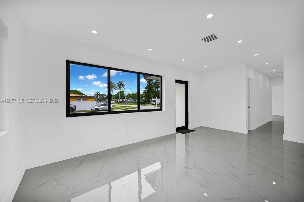 16930 NW 37th Pl , Miami Gardens, FL 33055 Photo