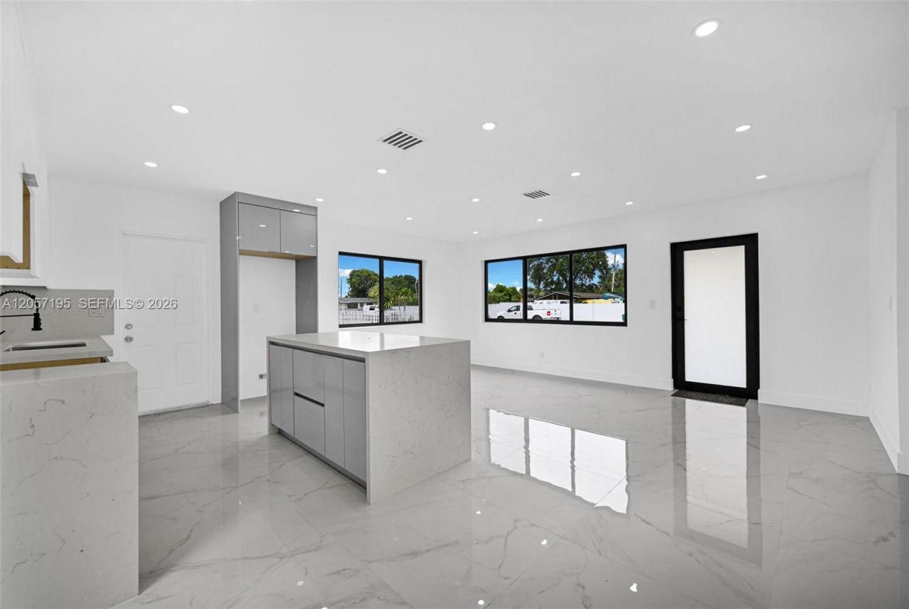 16930 NW 37th Pl , Miami Gardens, FL 33055 Photo