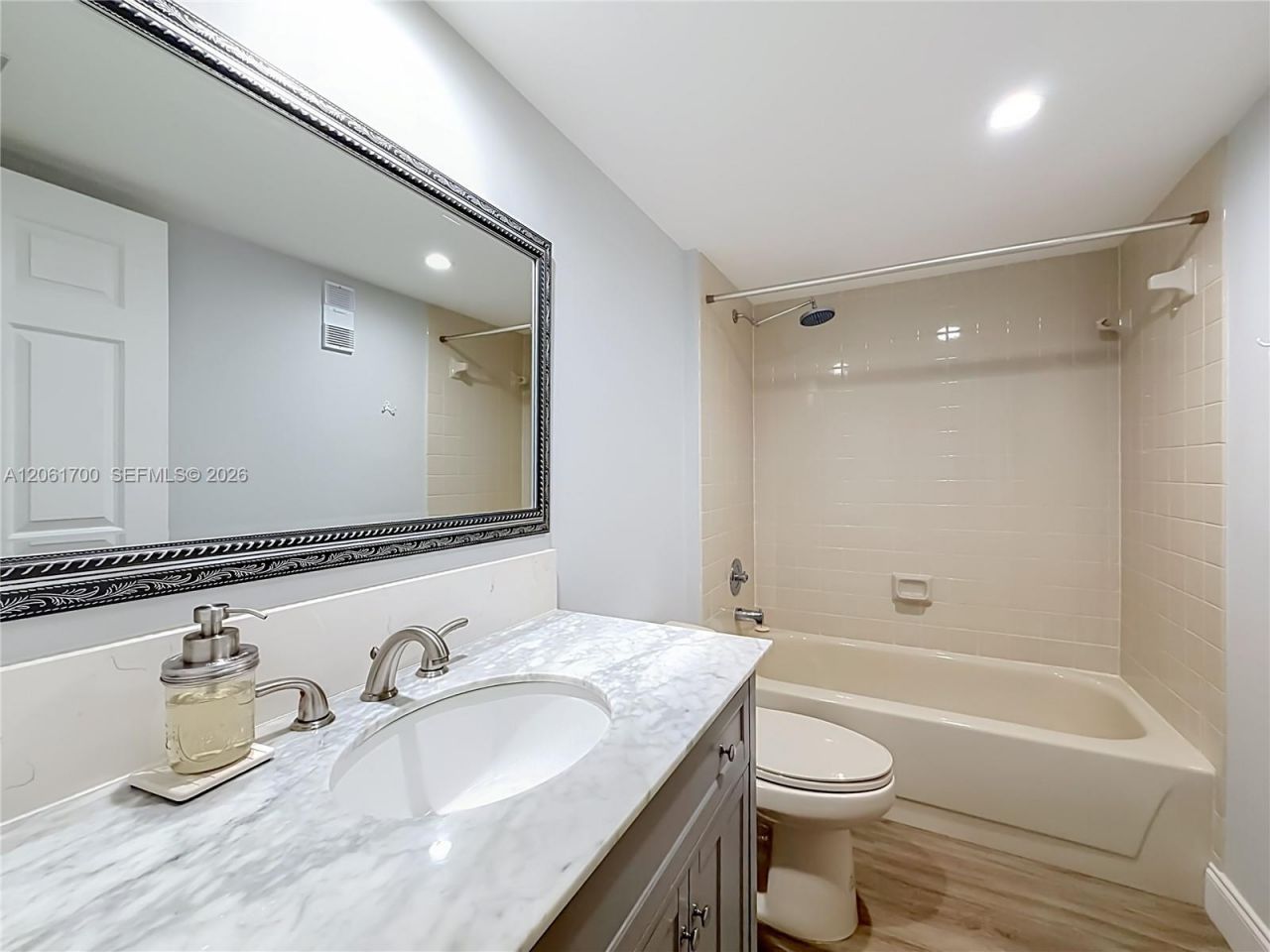 1713 Whitehall Dr , Unit 404, Davie, FL 33324 Photo