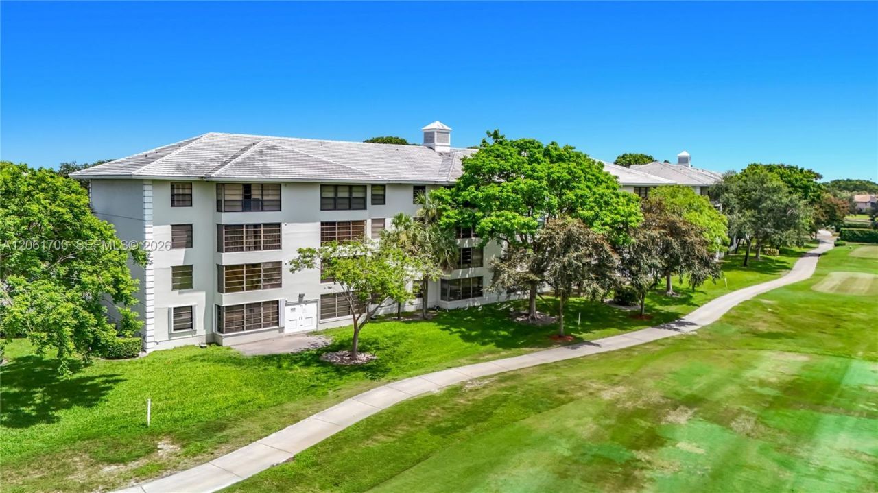 1713 Whitehall Dr , Unit 404, Davie, FL 33324 Photo