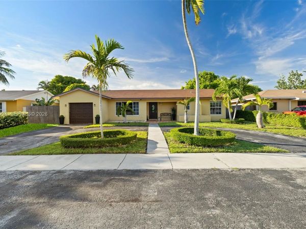 11045 SW 161st Ter , Miami, FL 33157
