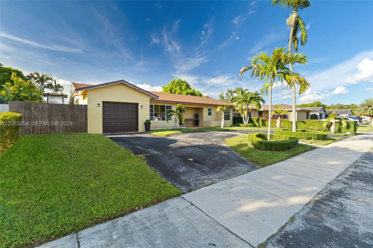 11045 SW 161st Ter, Miami, FL 33157 Photo
