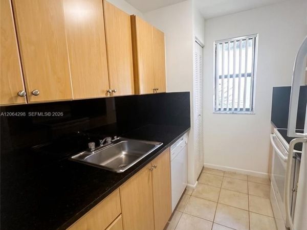7220 NW 179 St , Unit 201, Hialeah, FL 33015