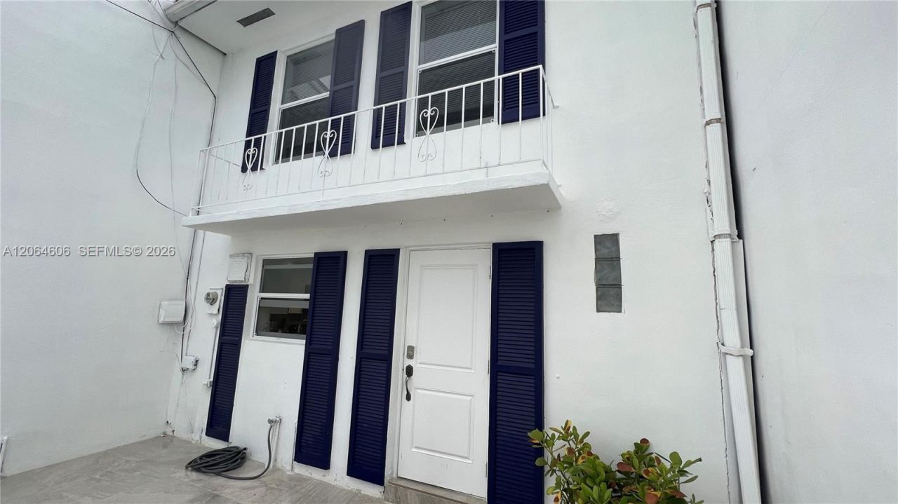 2061 NE 123rd St, North Miami, FL 33181 Photo