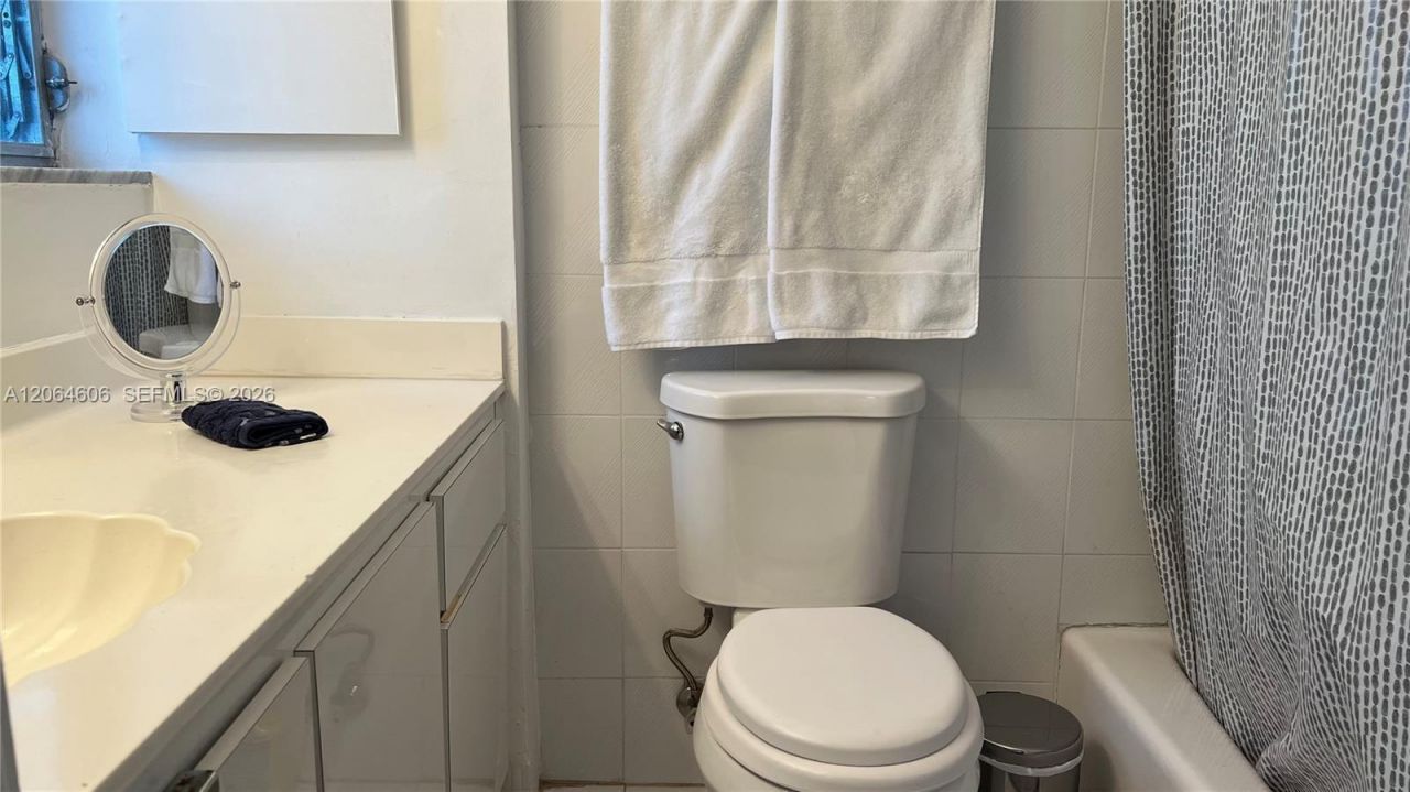 2061 NE 123rd St, North Miami, FL 33181 Photo