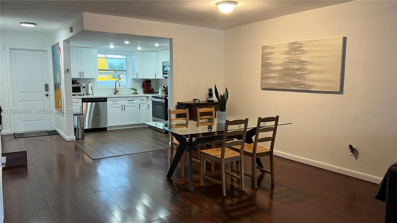 2061 NE 123rd St, North Miami, FL 33181 Photo