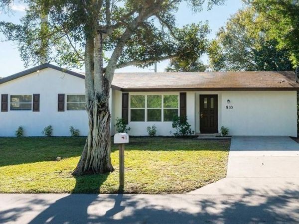 533 E CHARLOTTE AVENUE , PUNTA GORDA, FL 33950