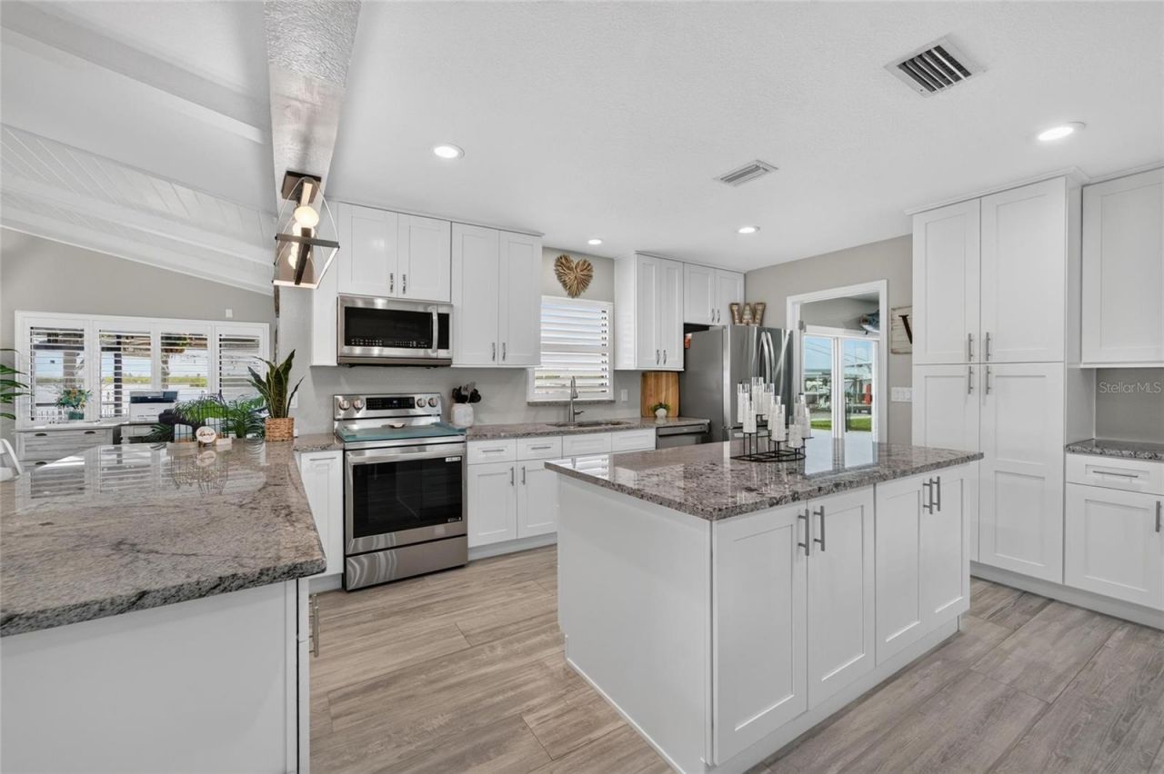 3422 W Shell Point Road , Ruskin, FL 33570 Photo