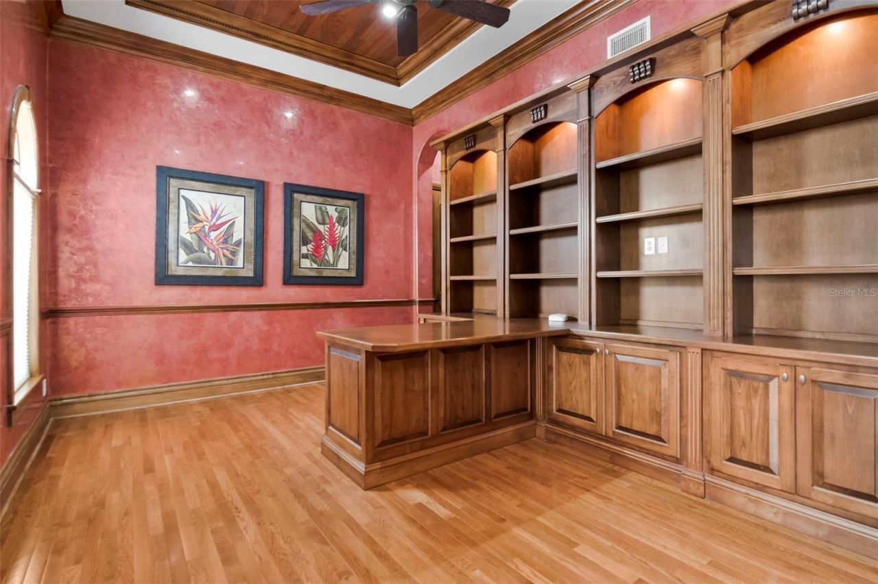 5211 W Neptune Way, Tampa, FL 33609 Photo