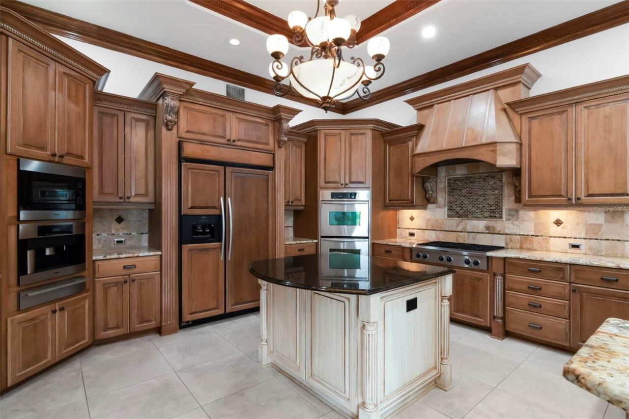 5211 W Neptune Way, Tampa, FL 33609 Photo