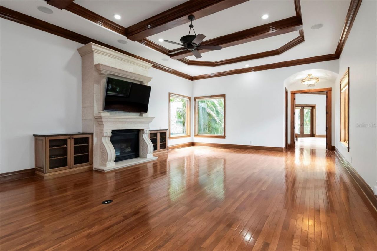 5211 W Neptune Way, Tampa, FL 33609 Photo