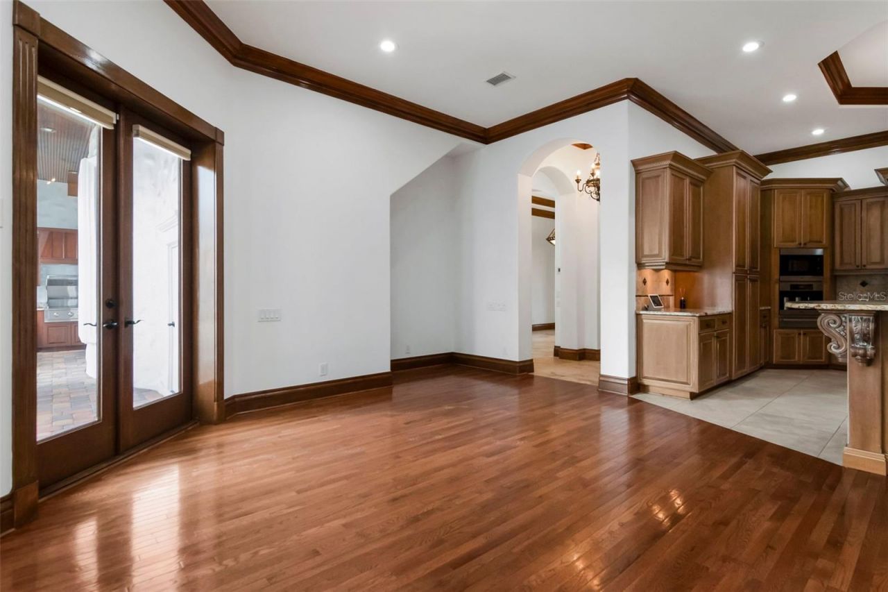 5211 W Neptune Way, Tampa, FL 33609 Photo