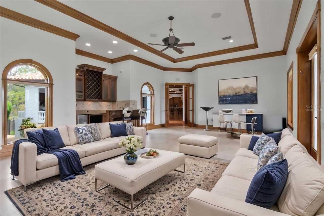 5211 W Neptune Way, Tampa, FL 33609 Photo
