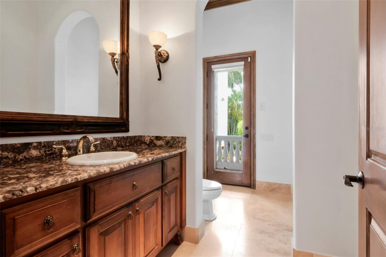5211 W Neptune Way, Tampa, FL 33609 Photo