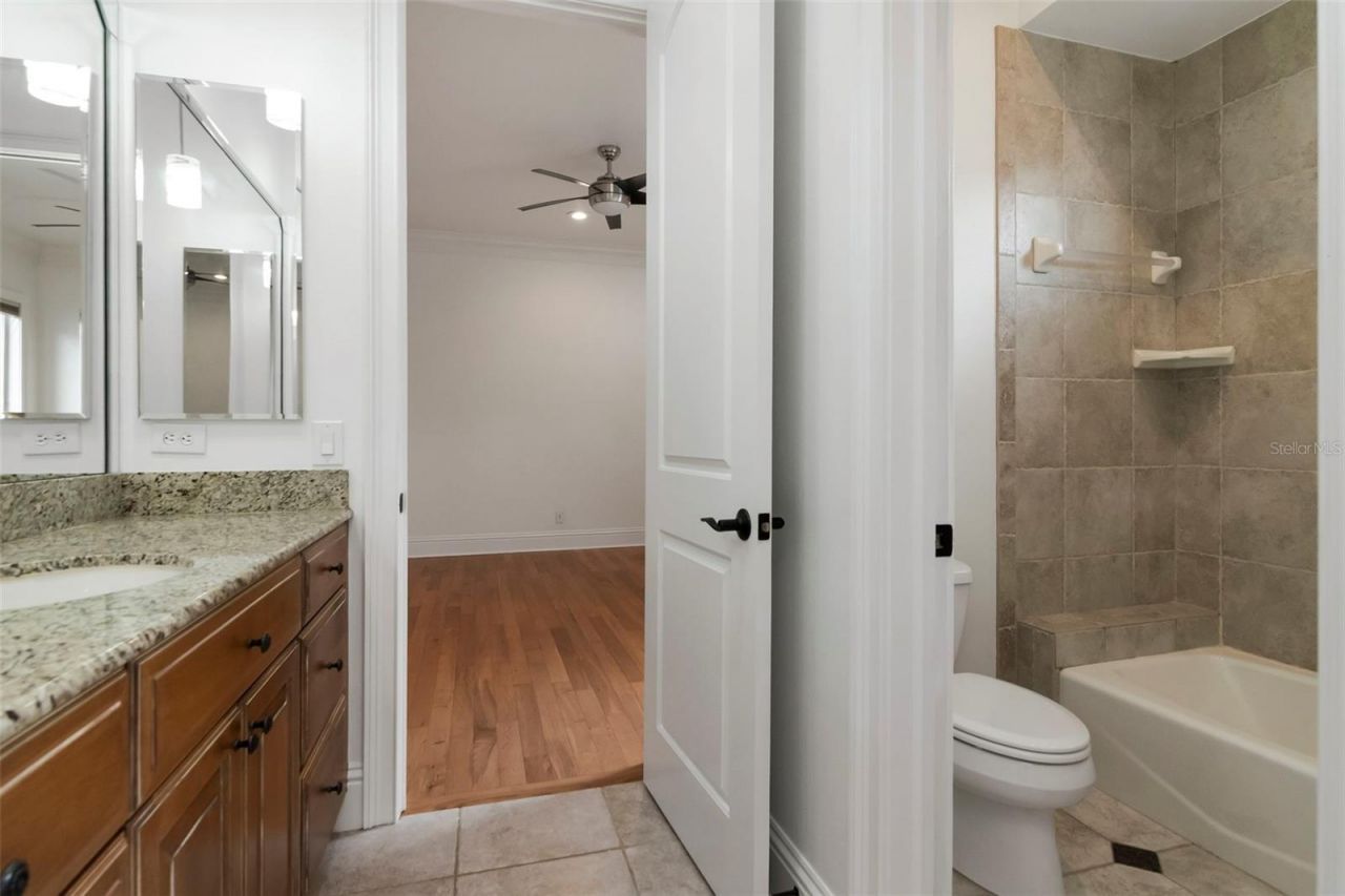 5211 W Neptune Way, Tampa, FL 33609 Photo