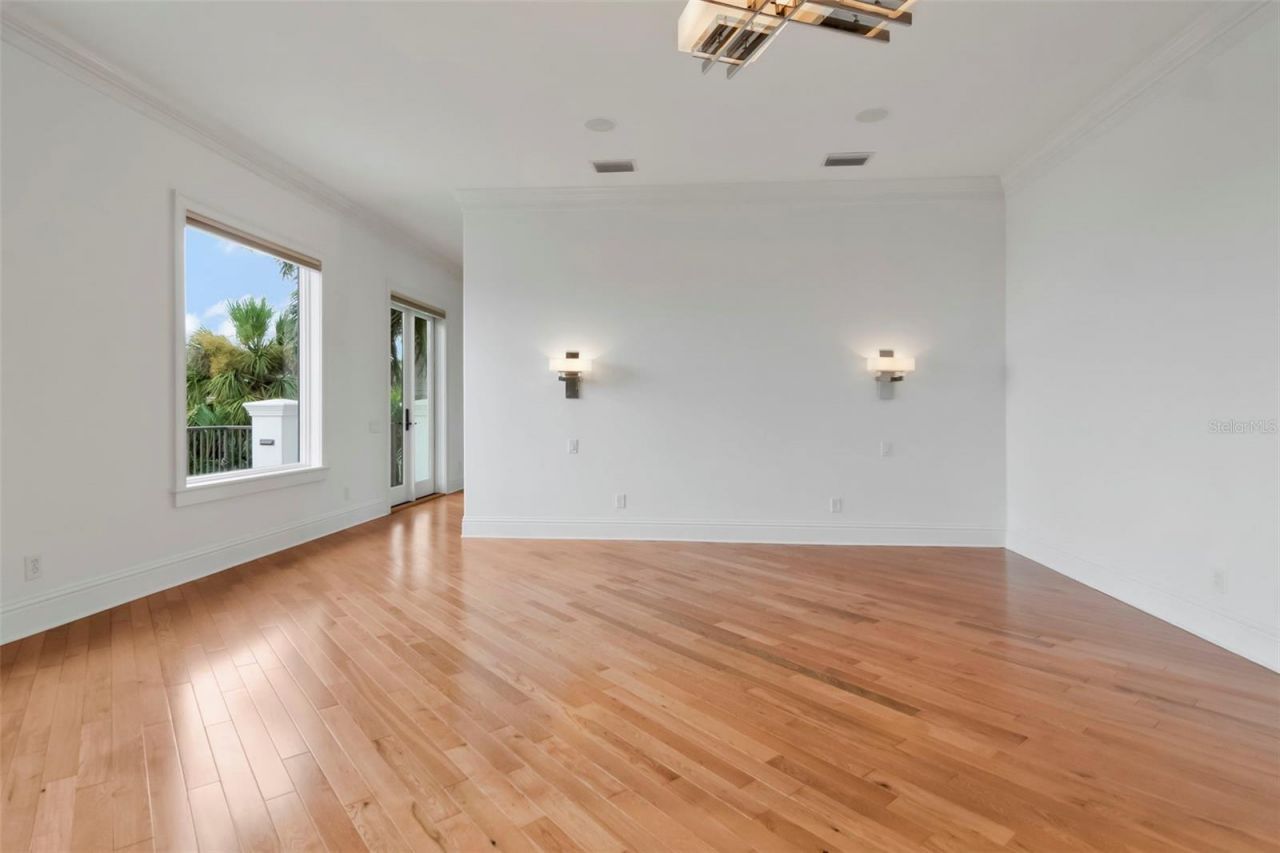 5211 W Neptune Way, Tampa, FL 33609 Photo