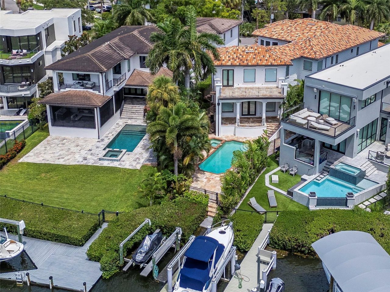 5211 W Neptune Way, Tampa, FL 33609 Photo