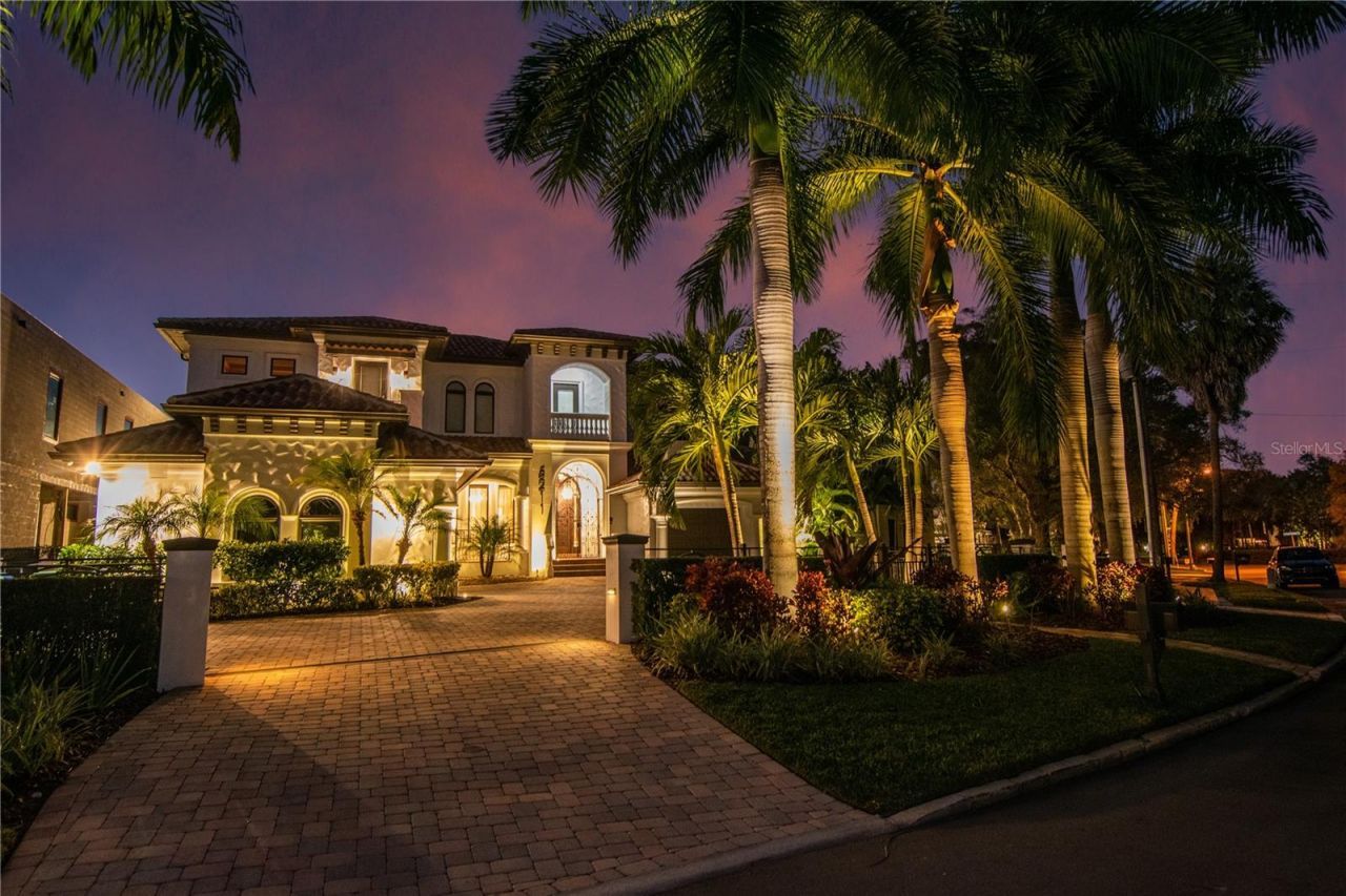 5211 W Neptune Way, Tampa, FL 33609 Photo