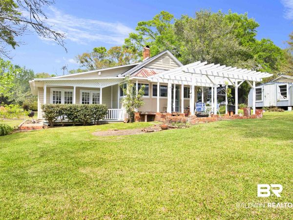 662 Fairhope Avenue, Fairhope, AL 36532