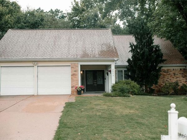 2045 Country Field Drive , Chesterfield, MO 63017