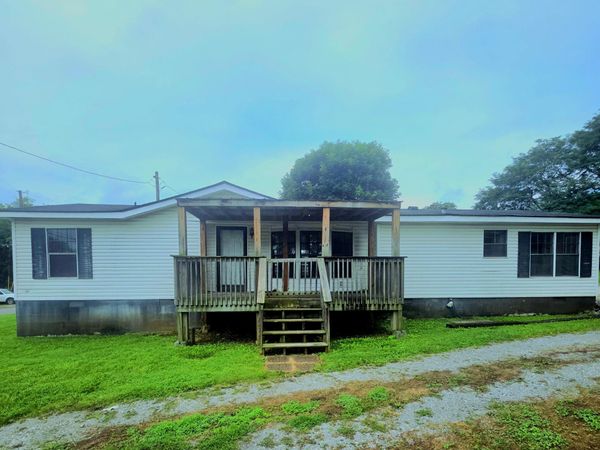 608 Church St, Loudon, TN 37774