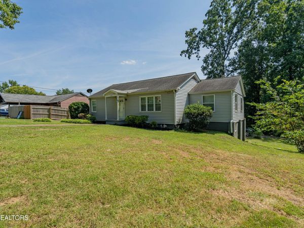 5721 NW Davida Rd, Knoxville, TN 37912