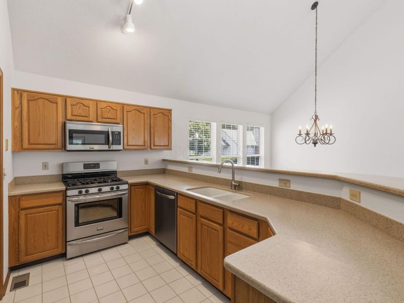 6526 Upper Lake Circle, Westerville, OH 43082 Photo 10